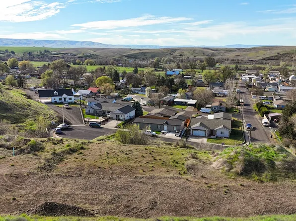 3525 NE King Pl, Pendleton, OR 97801