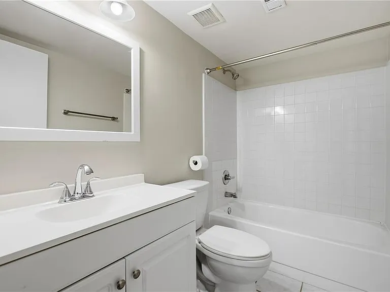2183 Surrey Ct SE — Photo 22