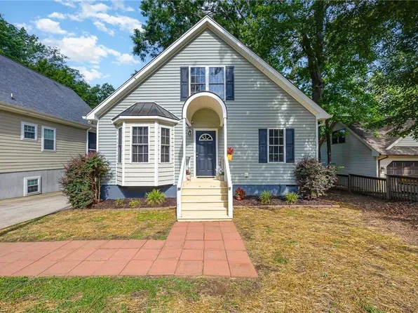 1601 Hickory Point Dr, Lexington, NC 27292