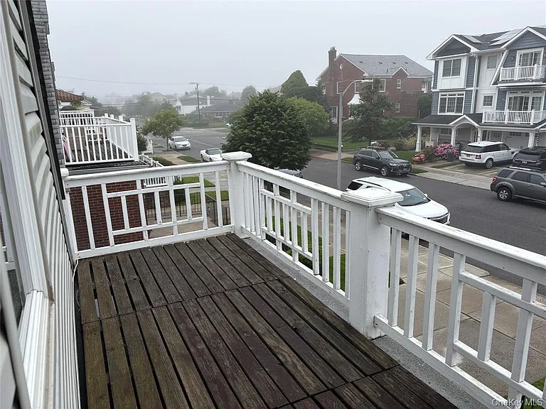 322 E Penn St — Photo 11