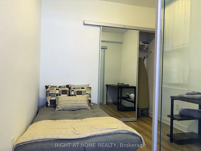 634 Church St #1401 — Photo 15