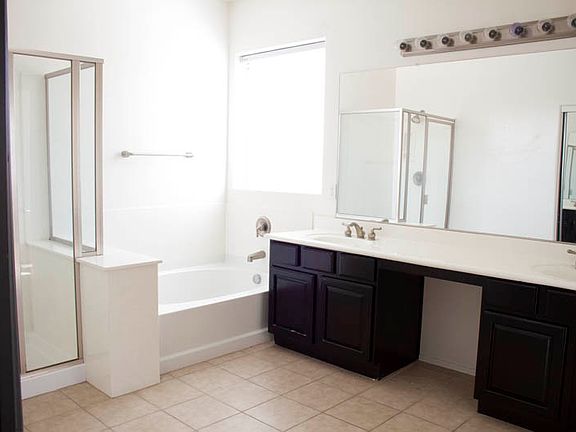 3rd image of 45293 W Juniper Ave