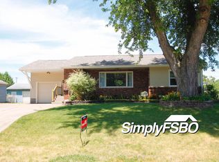 541 Oaklawn Ave, East Moline, IL 61244