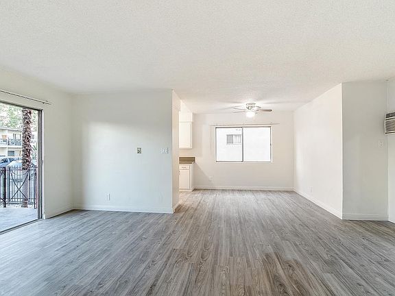 3rd image of 14677 Rayen St APT 3
