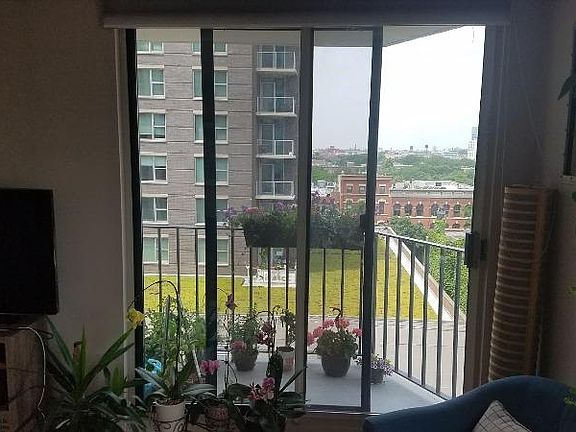 4th image of 1250 N La Salle Dr APT 813