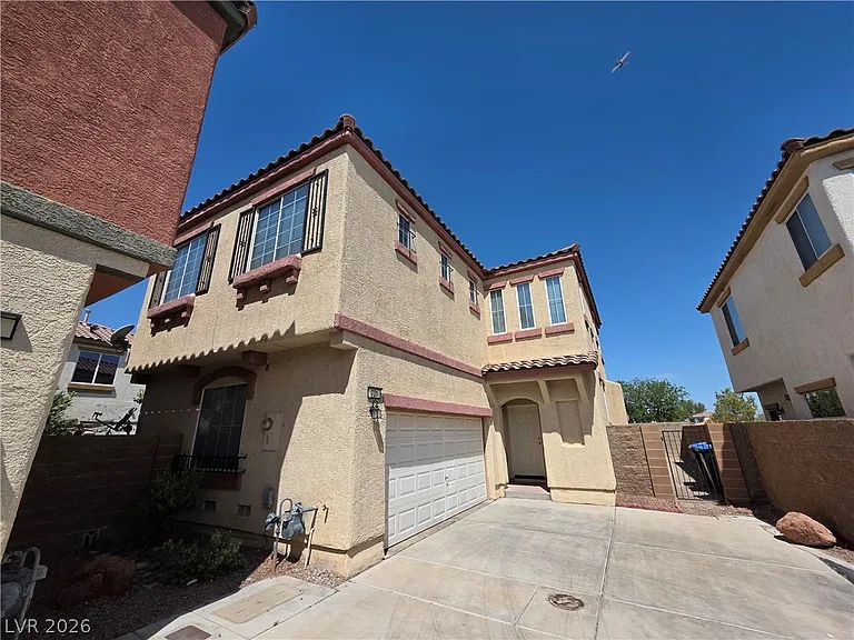 731 Emerald Idol Pl — Photo 3