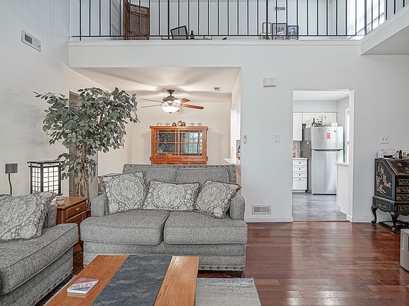 5th image of 804 Sedgefield Dr #B