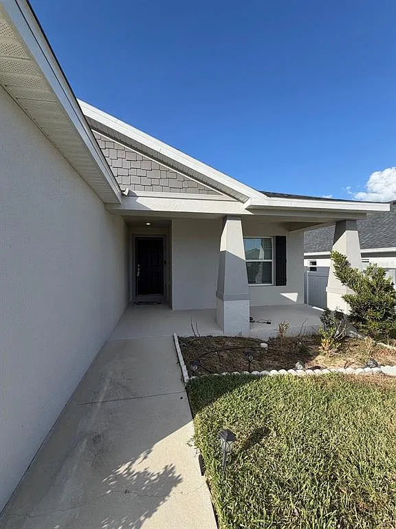 3 bed, 2.0 bath, 1626 sqft, $2,100 — Photo 3