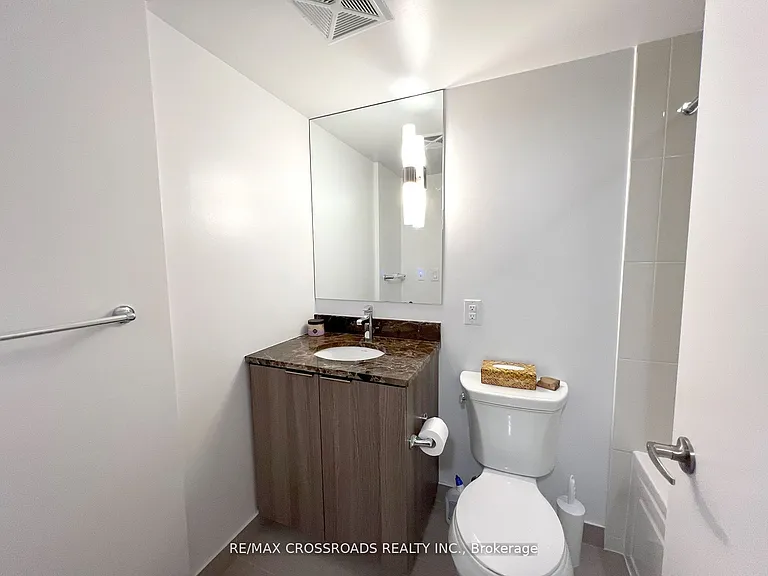 955 Bay St #626 — Photo 10