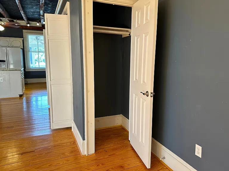 1202 Main St — Photo 33