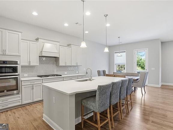5th image of 3813 Whithorn Way