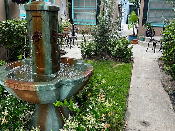 5th image of 330 N Gardner St #328.5