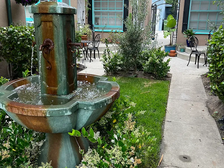 330 N Gardner St #3 — Photo 6
