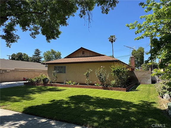 3rd image of 4356 Snowberry St