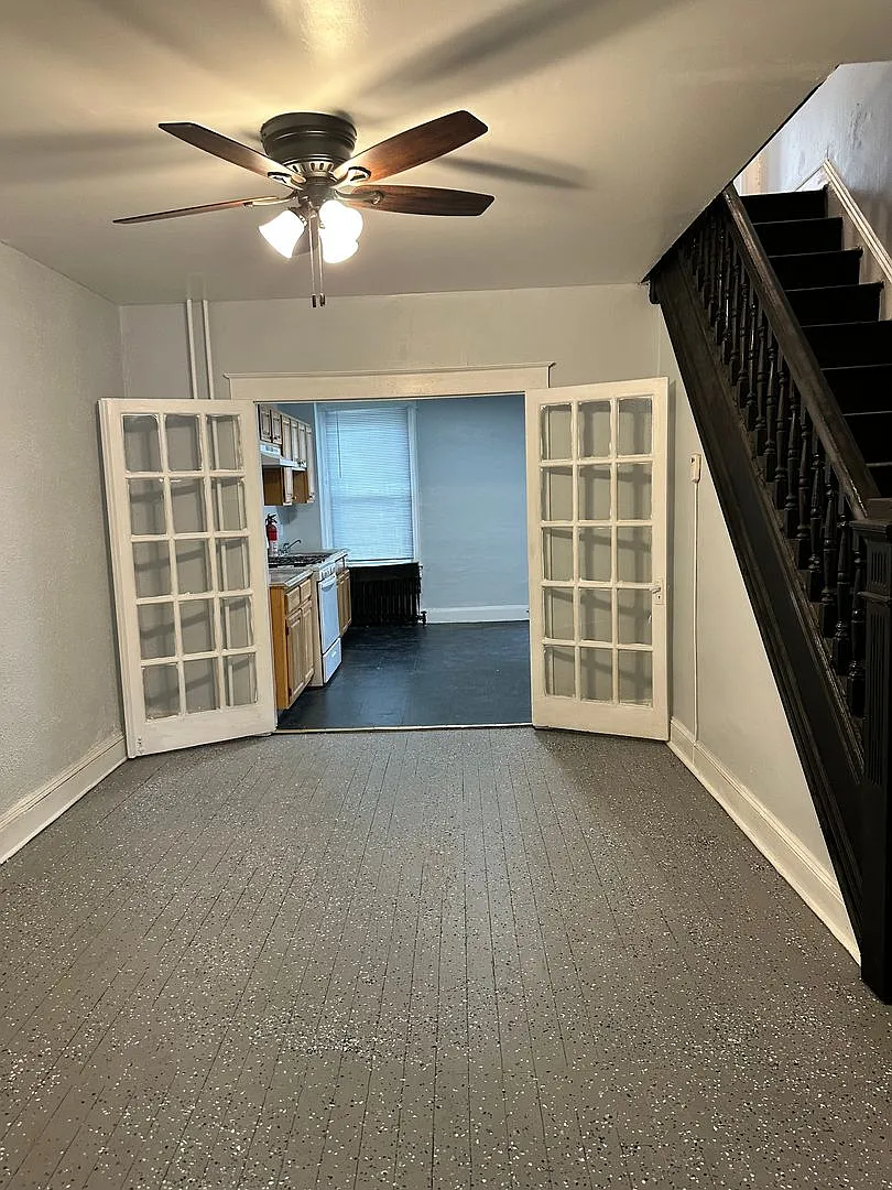 Spacious Home! Finished Basement! W/D! Available Now! — Photo 3