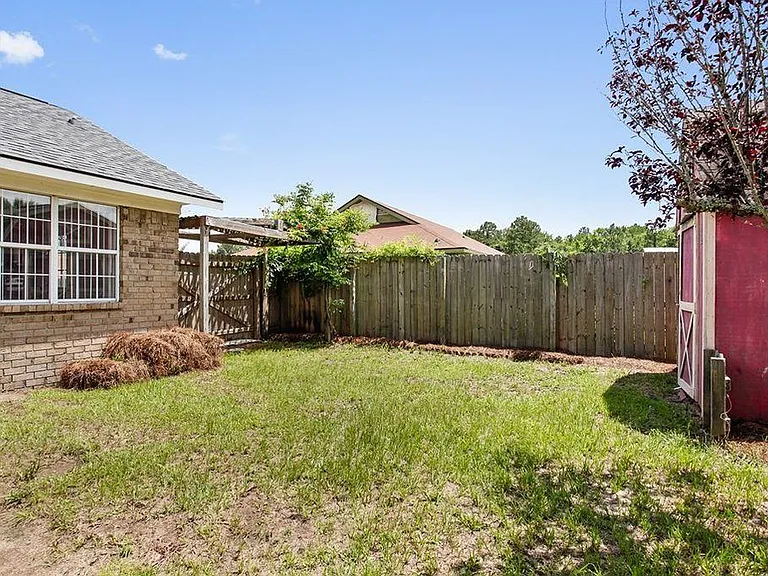 721 Cindy Ln — Photo 29