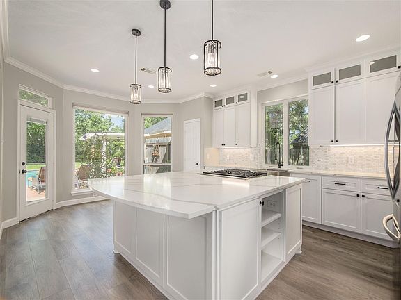 3rd image of 3031 Poplar Valley Way