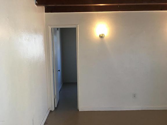 3rd image of 3226 E Blacklidge Dr
