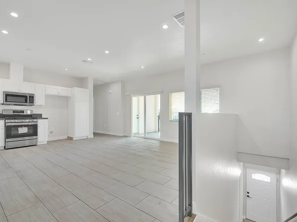 8740 Cedar St #C, Bellflower, CA 90706