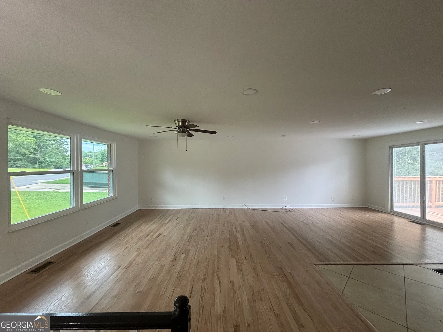 5 bed, 3.0 bath, 2544 sqft, $2,700 — Photo 2
