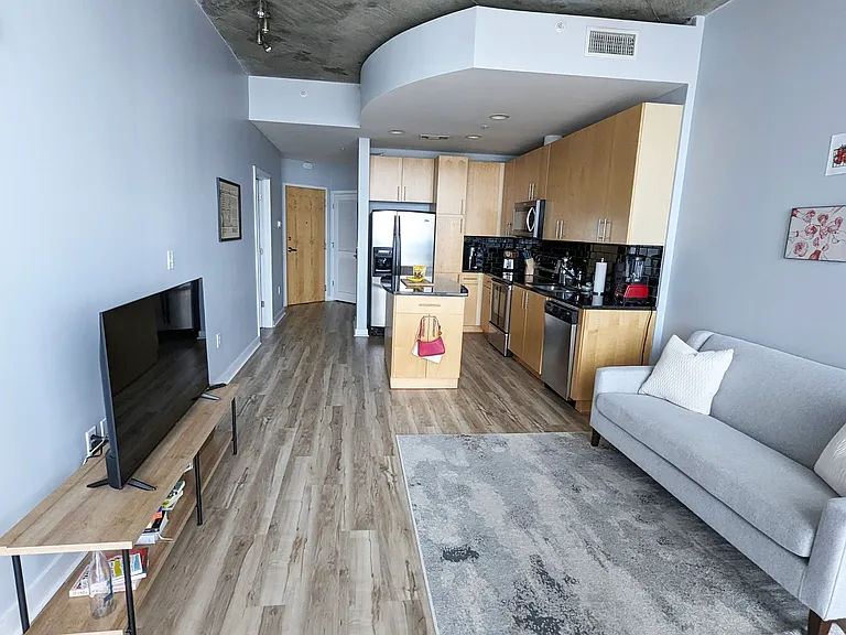 210 N Church St #1811 — Photo 9