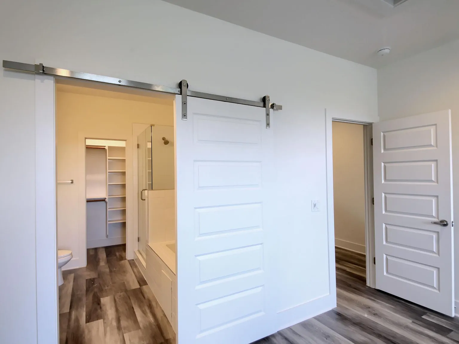 2 bed, 1350 sqft, $2,350 — Photo 3
