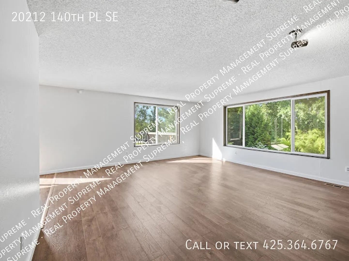 Spacious 3-Bedroom, 2-Bath Upper-Level Home in Kent Near Fairwood — Photo 3