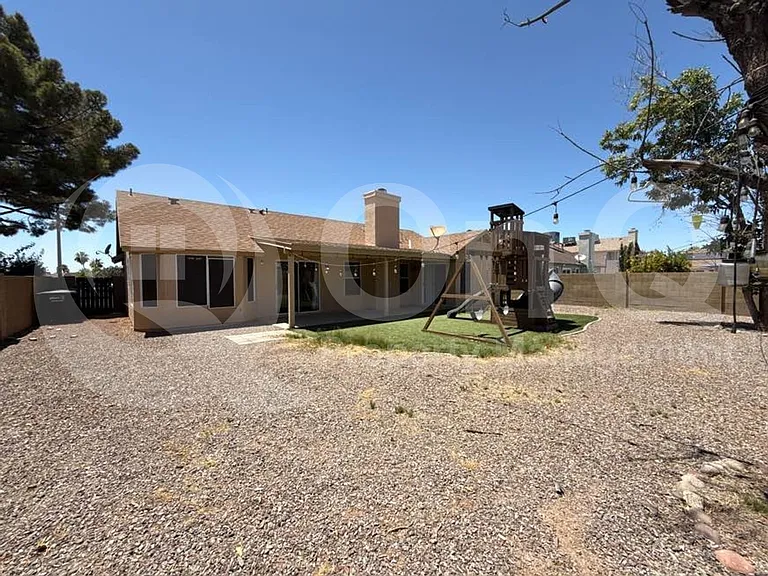 907 N Falcon Dr — Photo 22