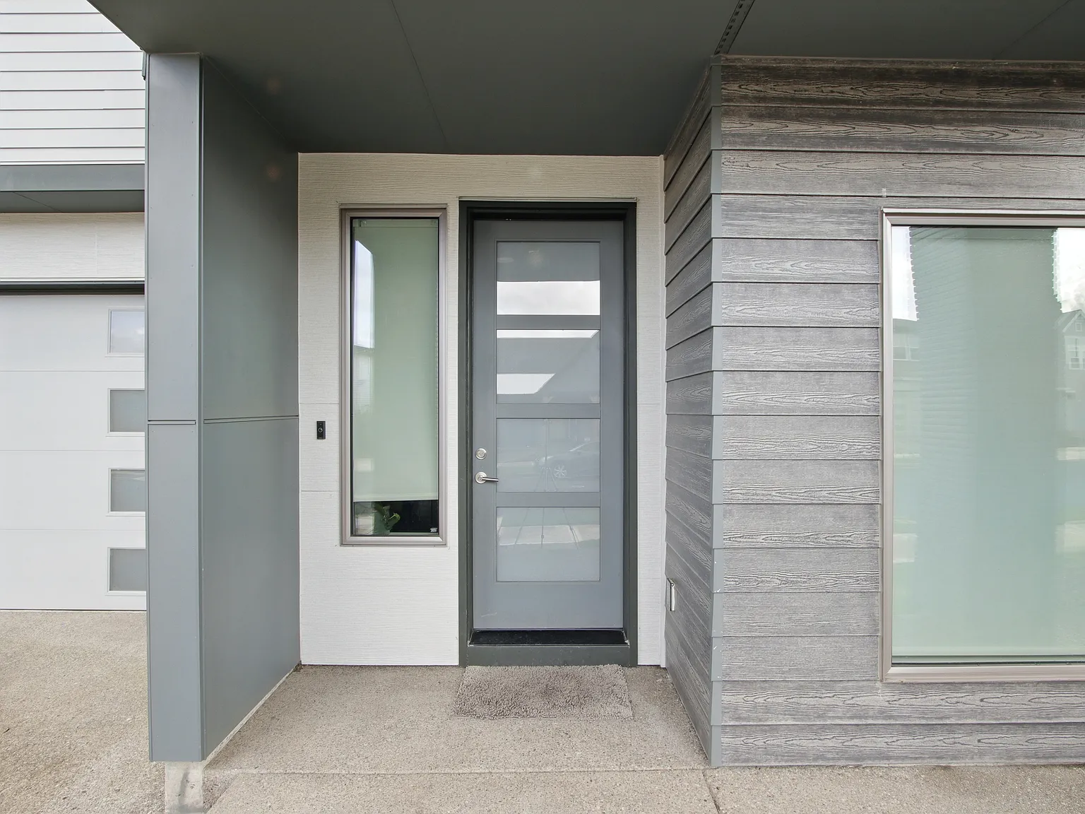 4 bed, 2800 sqft, $3,750 — Photo 2