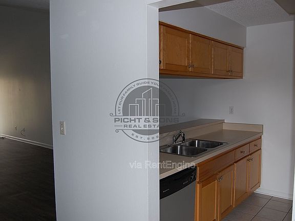 5th image of 2400 Barcelona Ct
