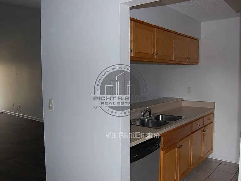2400 Barcelona Ct — Photo 5