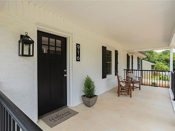 4th image of 916 Whitsett Ave