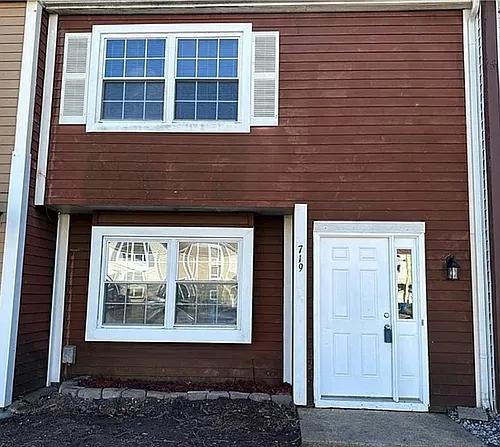 719 Spence Cir Photo 1