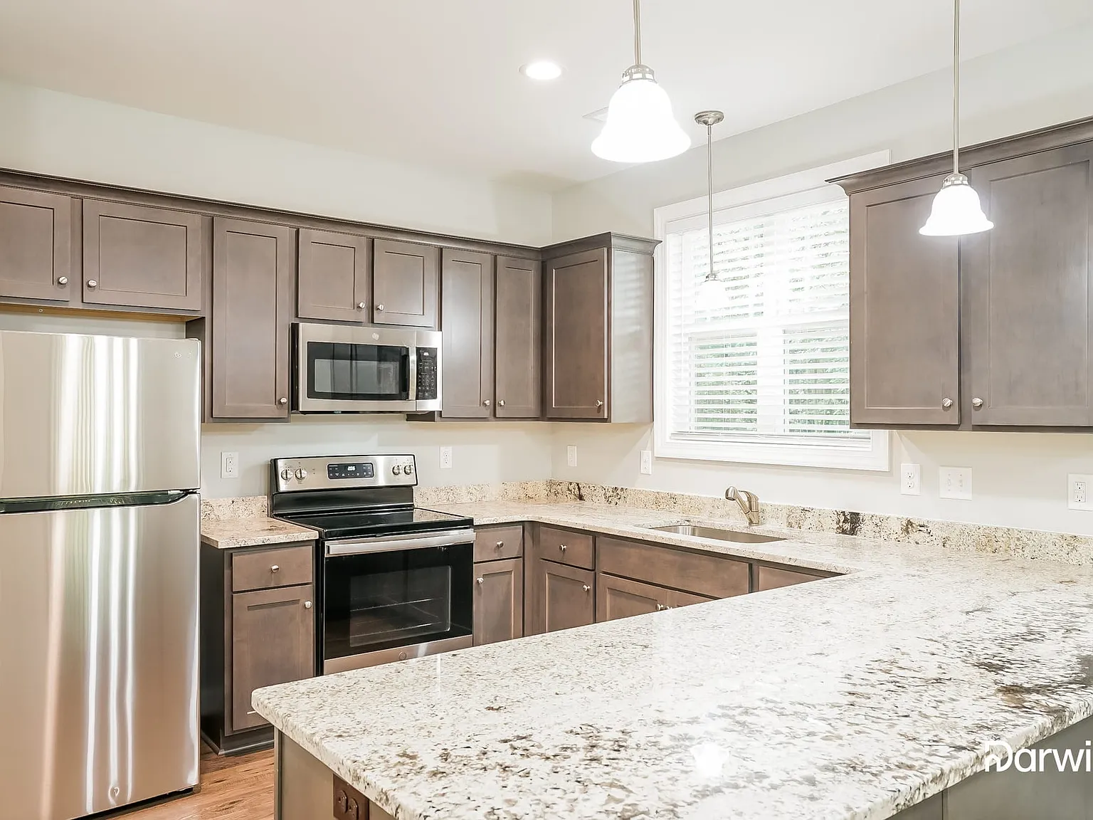 3 bed, 2.5 bath, 1642 sqft, $2,025 — Photo 3