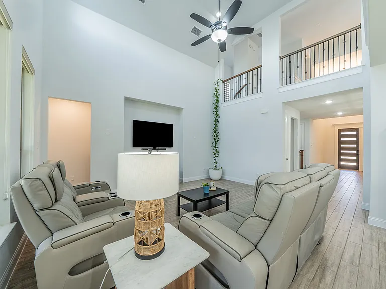 921 Bayberry Dr — Photo 13