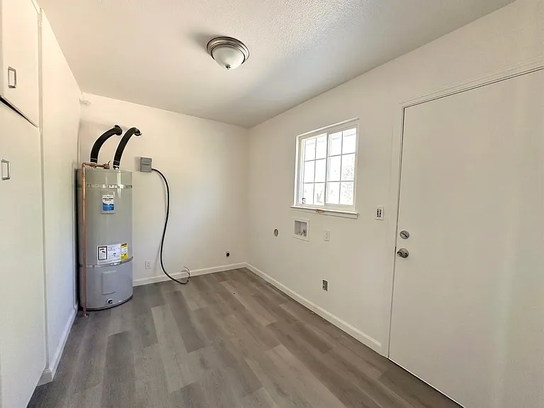 15050 Cottage Ave — Photo 11