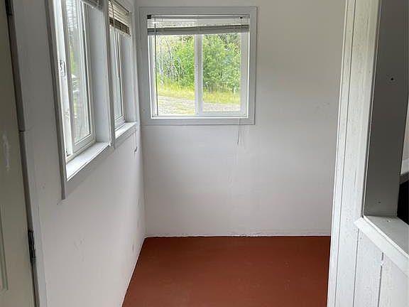 4th image of 10 Miners Hill Rd