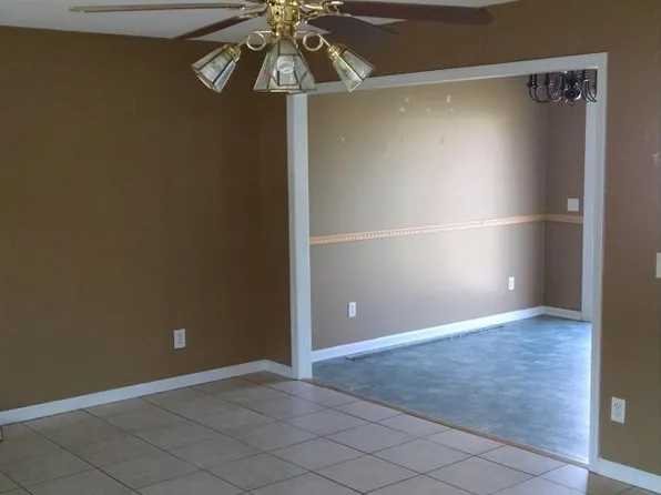 3210 Lee Altman Dr, Dalzell, SC 29040