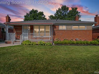 27219 Ursuline St, Saint Clair Shores, MI, 48081