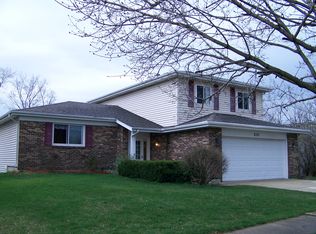 2131 Sunnydale St, Woodridge, IL 60517