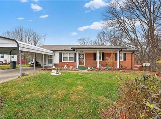 203 Gaylon St, Mount Airy, NC 27030