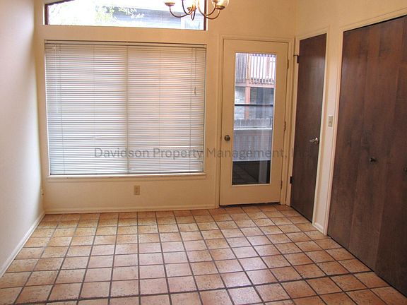 3rd image of 3525 Cedarlawn Dr