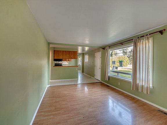 3rd image of 6016 83rd Ave NE