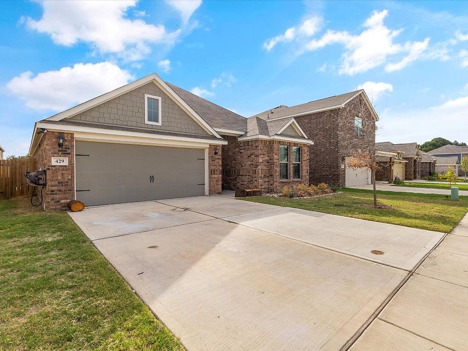 1st image of 429 Lowery Oaks Trl