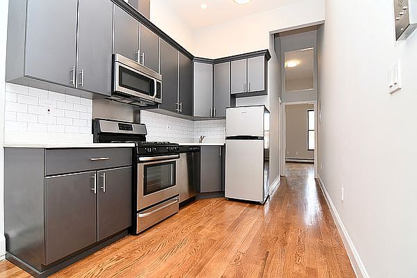 1st image of 170 Wyckoff Ave APT 3R