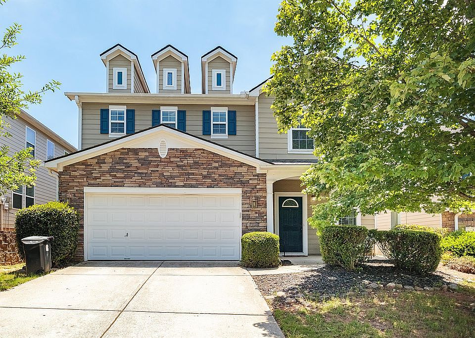 1st image of 379 Roseglen Dr