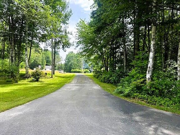 3rd image of 28 Back Searsport Road