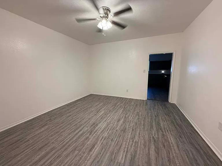1706 Saunders St #2 — Photo 6