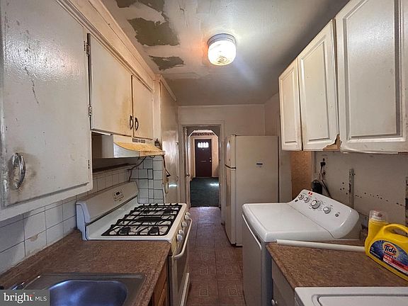 5th image of 2913 Royden St