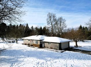 4852 Meadowbrook Ln, Orion, MI 48359